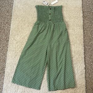 NWT C+D+M L sage green and white polka dot sleeveless cropped jumpsuit
